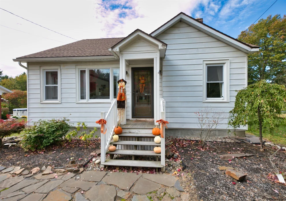 Unit for sale at 286 BLOOMINGROVE Drive, North Greenbush, NY 12180