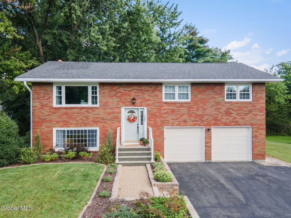 Unit for sale at 25 Oakwood Boulevard, Clifton Park, NY 12065