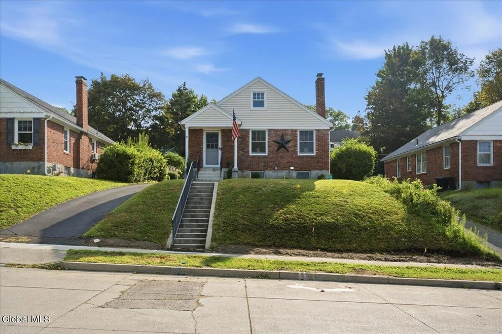 Unit for sale at 8 Center View Drive, Troy, NY 12180
