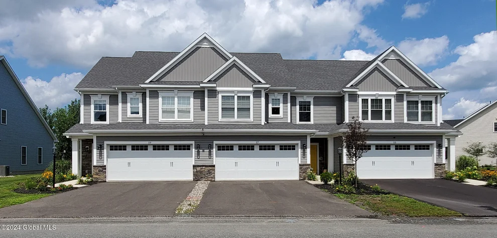 Unit for sale at 15 Priddle Lane, Colonie, NY 12110