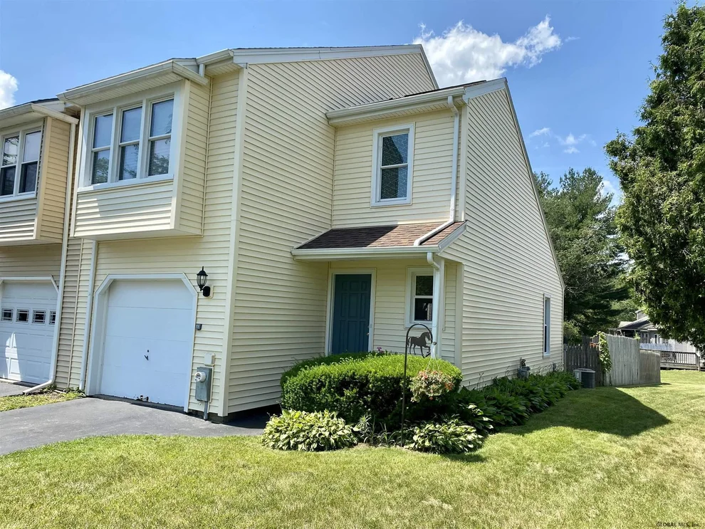 Unit for sale at 8 LEXINGTON Court, Clifton Park, NY 12065