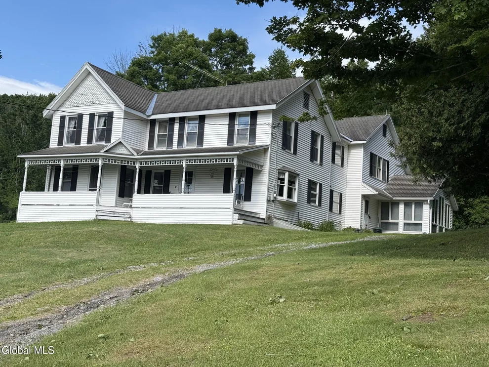 Unit for sale at 818 Middle Road, Hebron, NY 12832