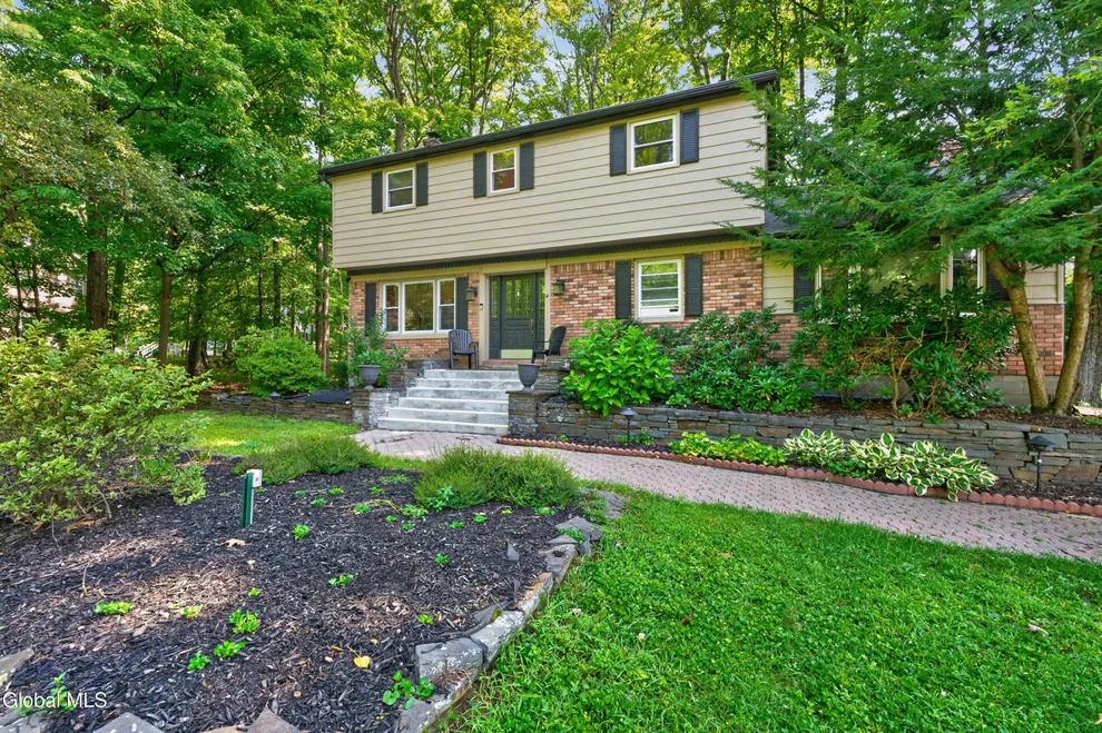 Unit for sale at 14 Brookwood Drive, Clifton Park, NY 12065