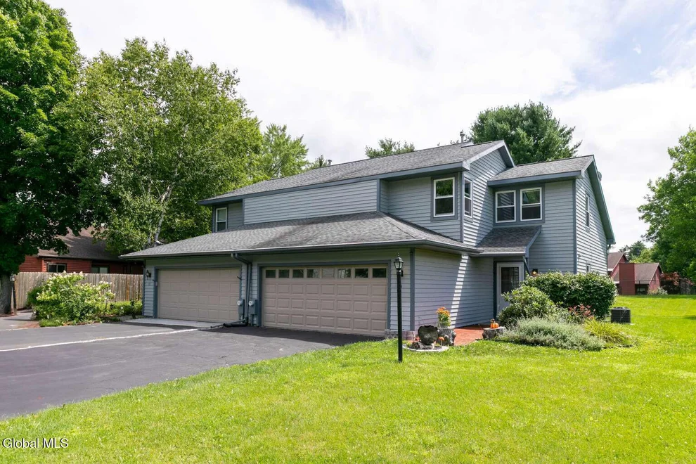 Unit for sale at 13 Rugby Road, Bethlehem, NY 12159