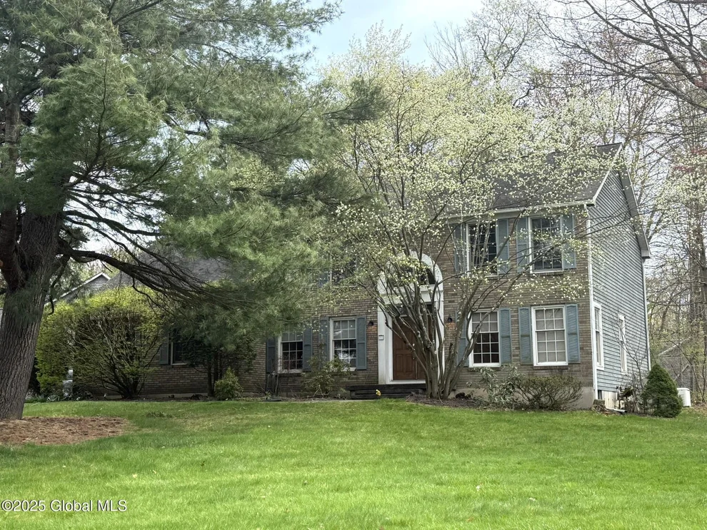 Unit for sale at 22 County Clare Lane, Niskayuna, NY 12309