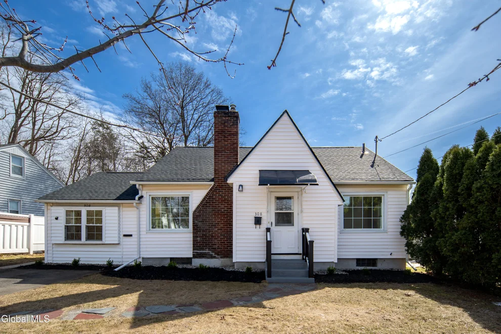Unit for sale at 308 Kings Road, Schenectady, NY 12304