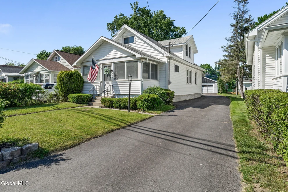 Unit for sale at 370 Princetown Road, Rotterdam, NY 12306