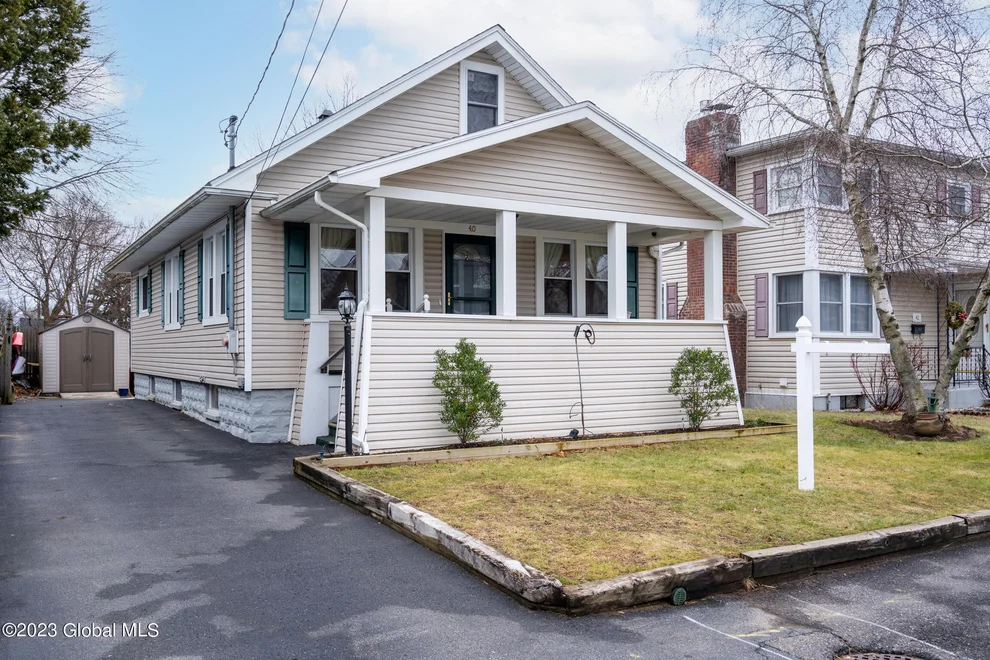 Unit for sale at 40 Arcadia Court, Colonie, NY 12205