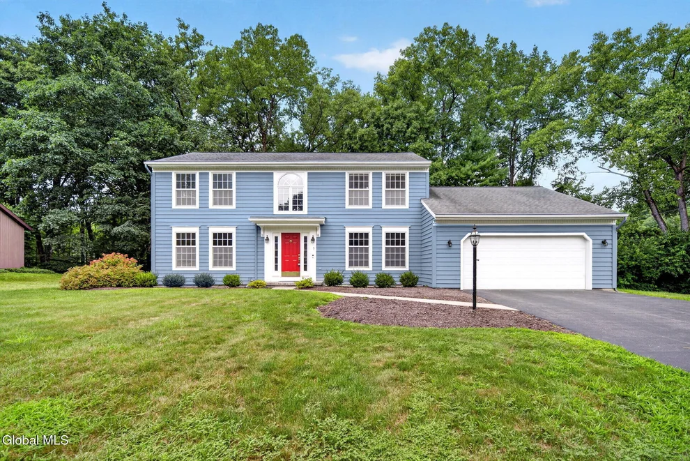 Unit for sale at 5 Brookhaven Drive, Niskayuna, NY 12309