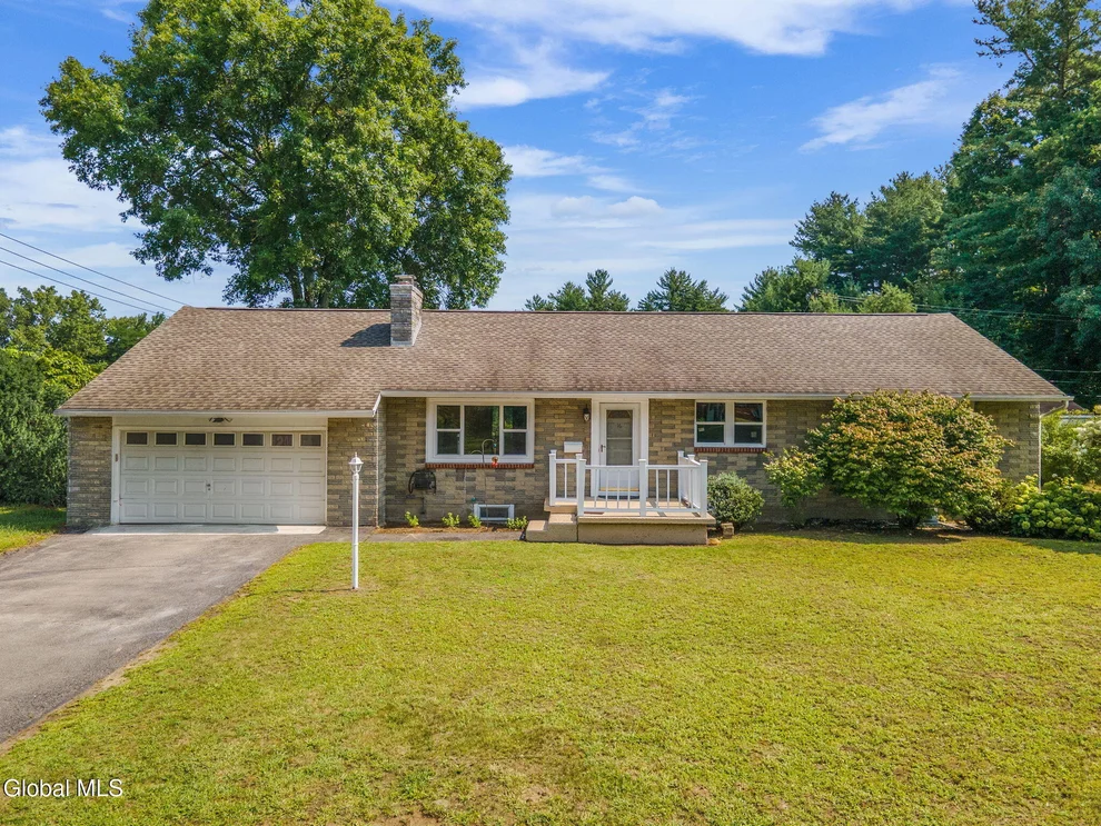 Unit for sale at 16 Gladwish Avenue, Guilderland, NY 12203