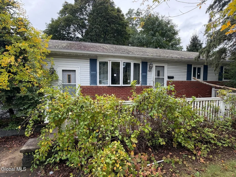 Unit for sale at 1282 Princetown Road, Schenectady, NY 12306