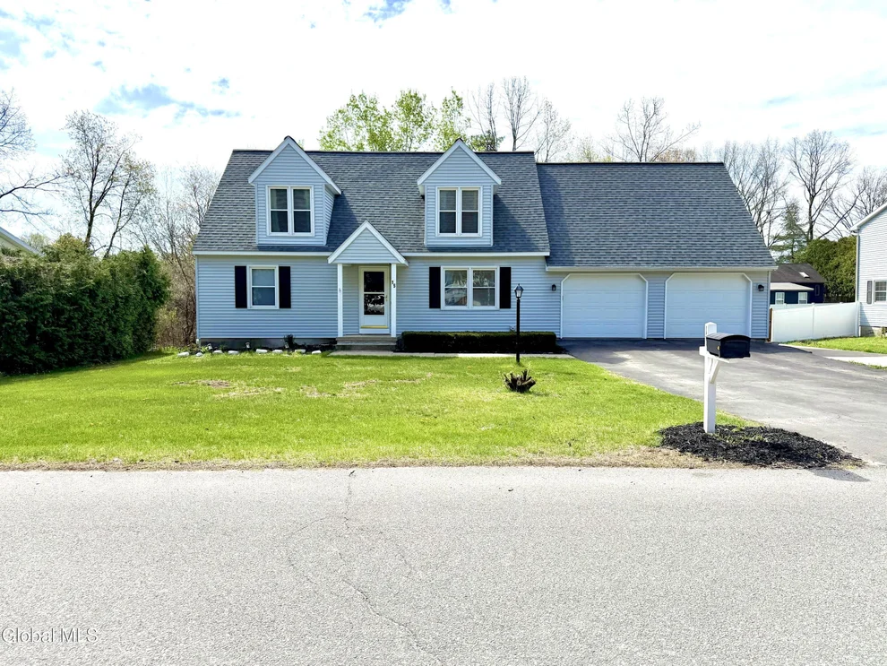 Unit for sale at 15 Wynnefield Drive, South Glens Falls, NY 12803