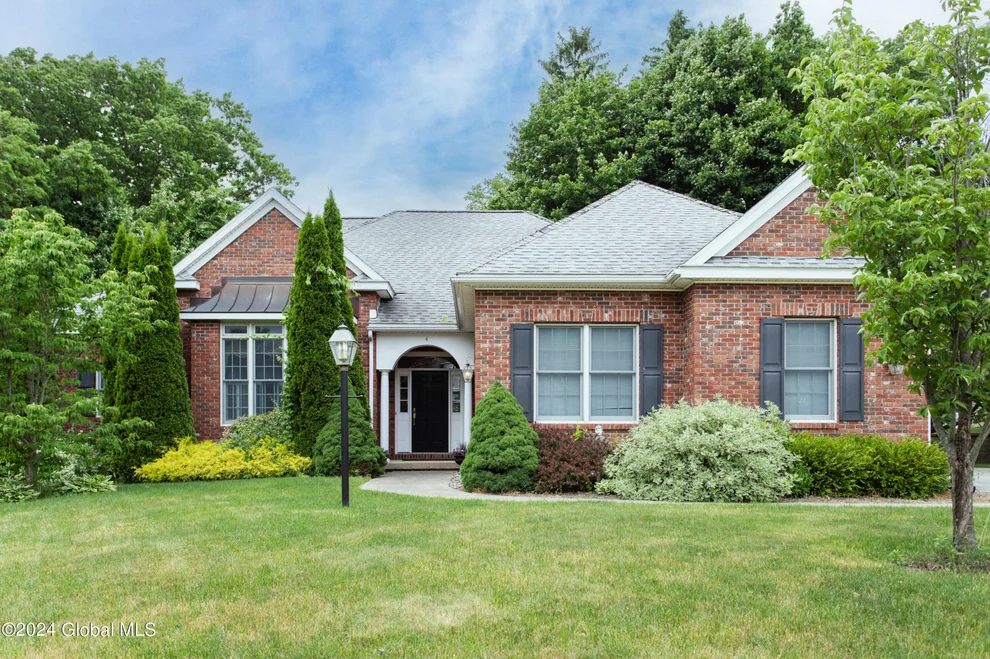 Unit for sale at 4 Hilton Court, Colonie, NY 12211