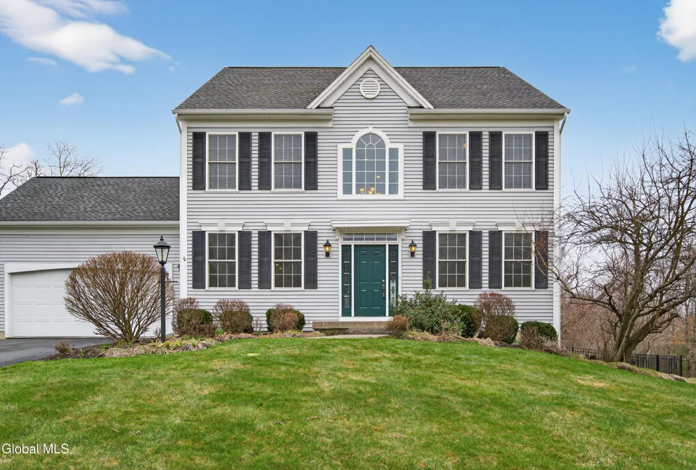 Unit for sale at 39 Outlook Dr S, Halfmoon, NY 12118