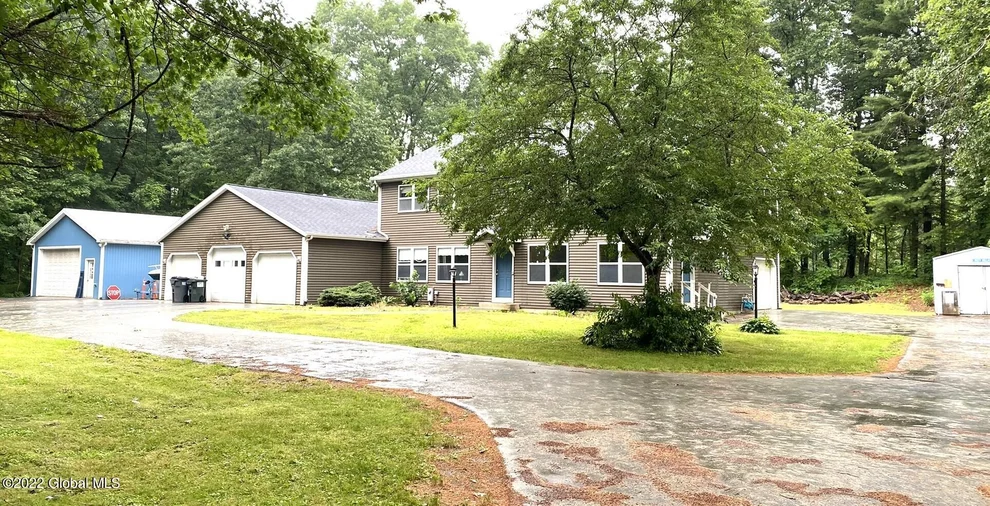 Unit for sale at 291 Grooms Road, Halfmoon, NY 12065