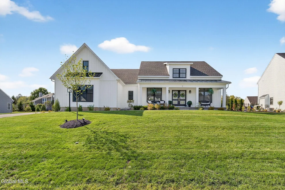 Unit for sale at 6 Sterling Ridge, Colonie, NY 12211