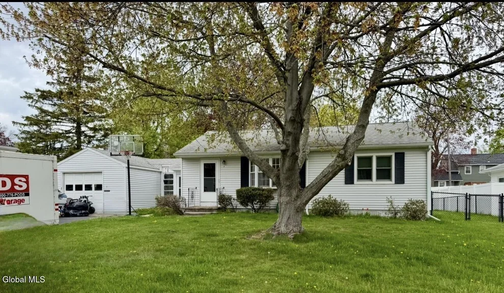 Unit for sale at 8 Eva Street, Colonie, NY 12110