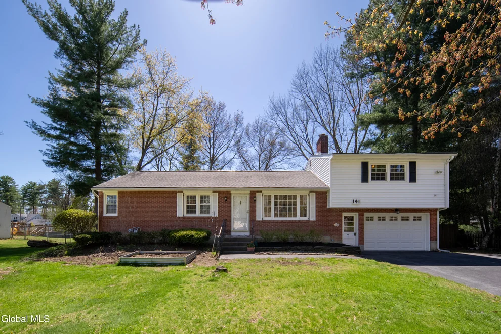 Unit for sale at 141 Birchwood Drive, Guilderland, NY 12303