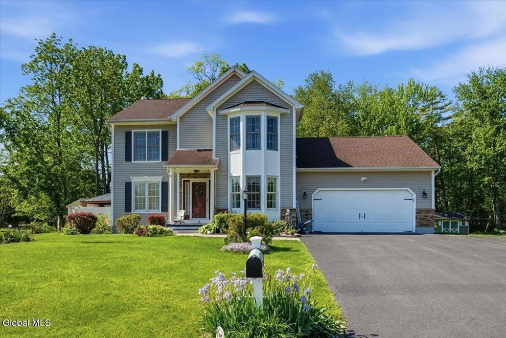 Unit for sale at 6 Wildwood Lane, Bethlehem, NY 12158