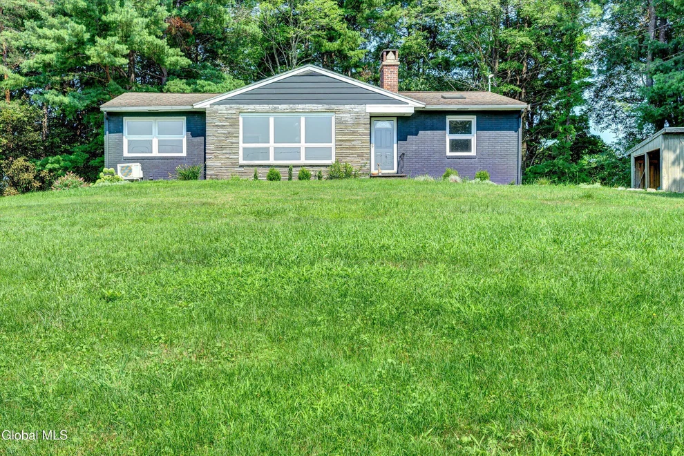 Unit for sale at 13 Woodridge Road, North Greenbush, NY 12198