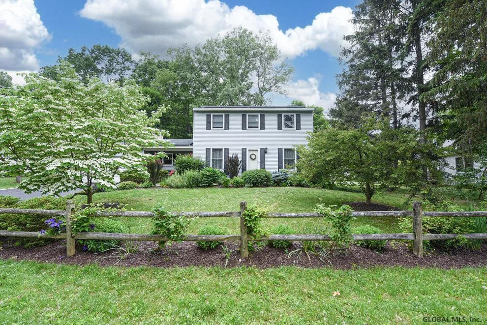 Unit for sale at 14 MARYEA Lane, Bethlehem, NY 12054