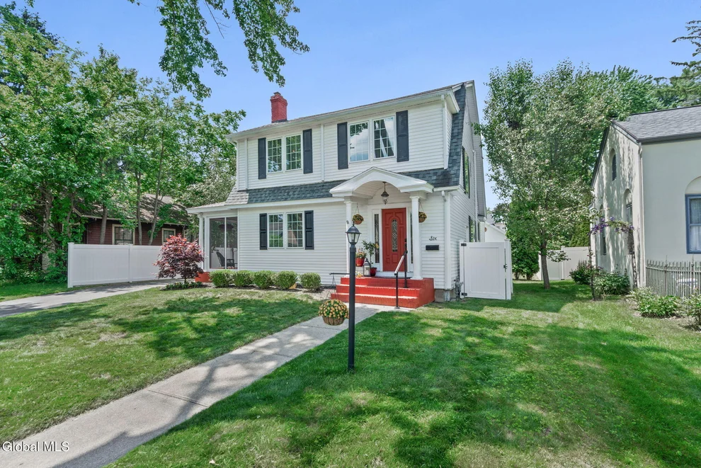 Unit for sale at 6 Glenwood Street, Guilderland, NY 12084