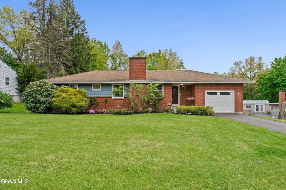 Unit for sale at 19 Sylvan Lane, North Greenbush, NY 12180