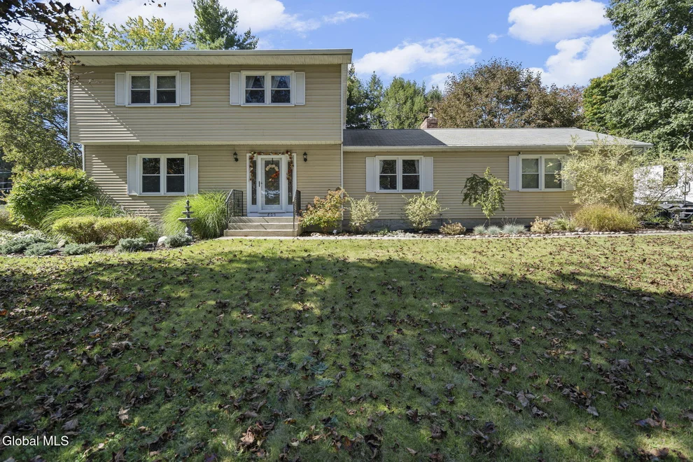 Unit for sale at 809 Westmoreland Drive, Niskayuna, NY 12309