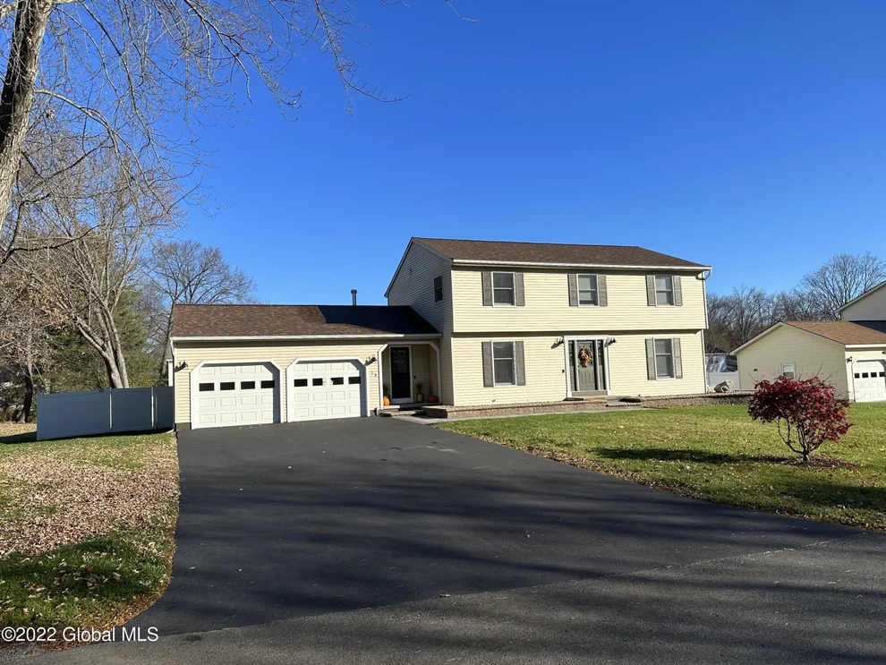 Unit for sale at 19 Valleywood Drive, Glenville, NY 12302