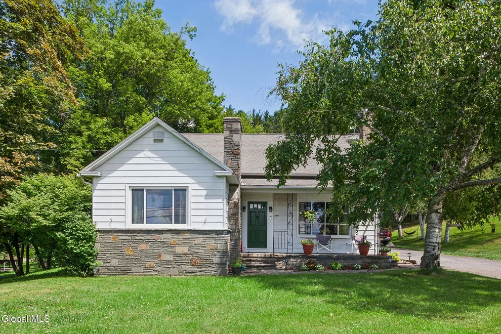 Unit for sale at 11 Hannay Road, Westerlo, NY 12193