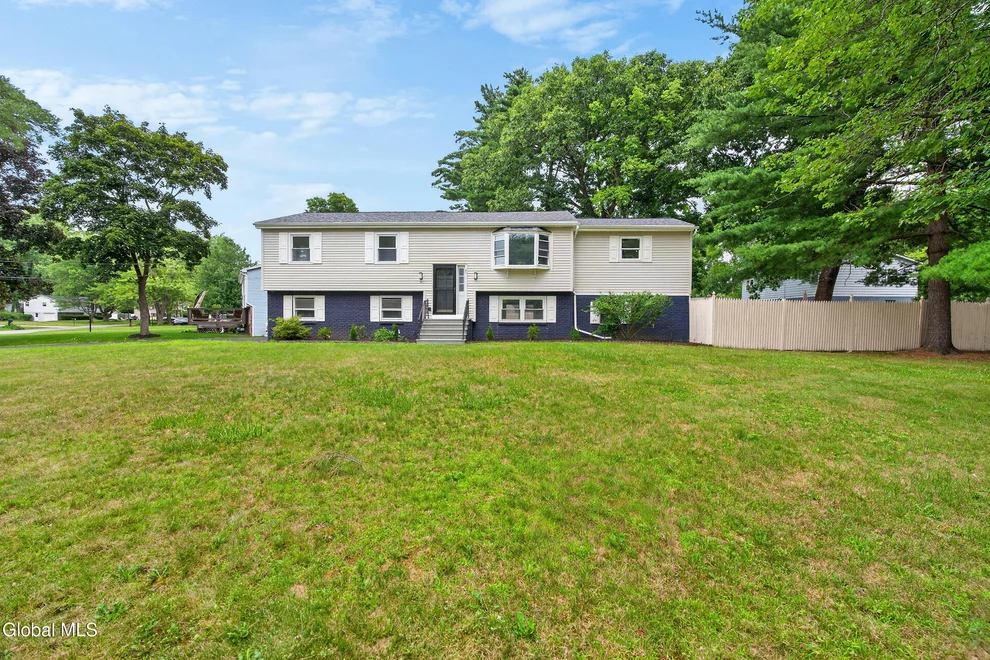 Unit for sale at 47 Parkwood Drive, Clifton Park, NY 12065