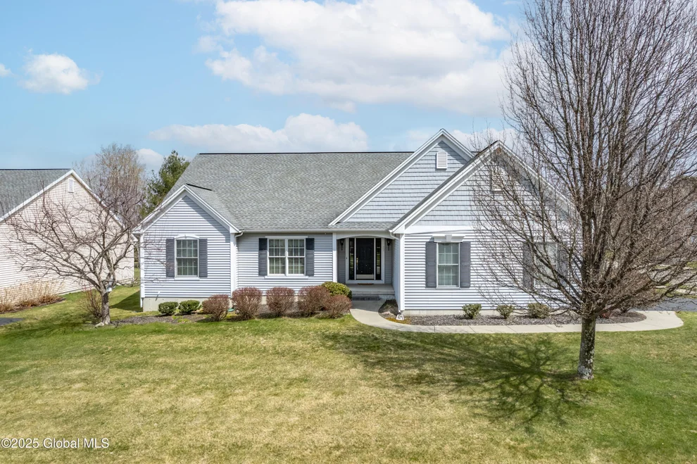 Unit for sale at 22 Gladstone Circle, Halfmoon, NY 12118