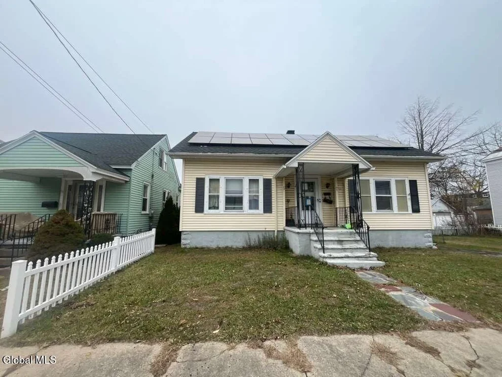 Unit for sale at 8 Chester Street, Schenectady, NY 12304