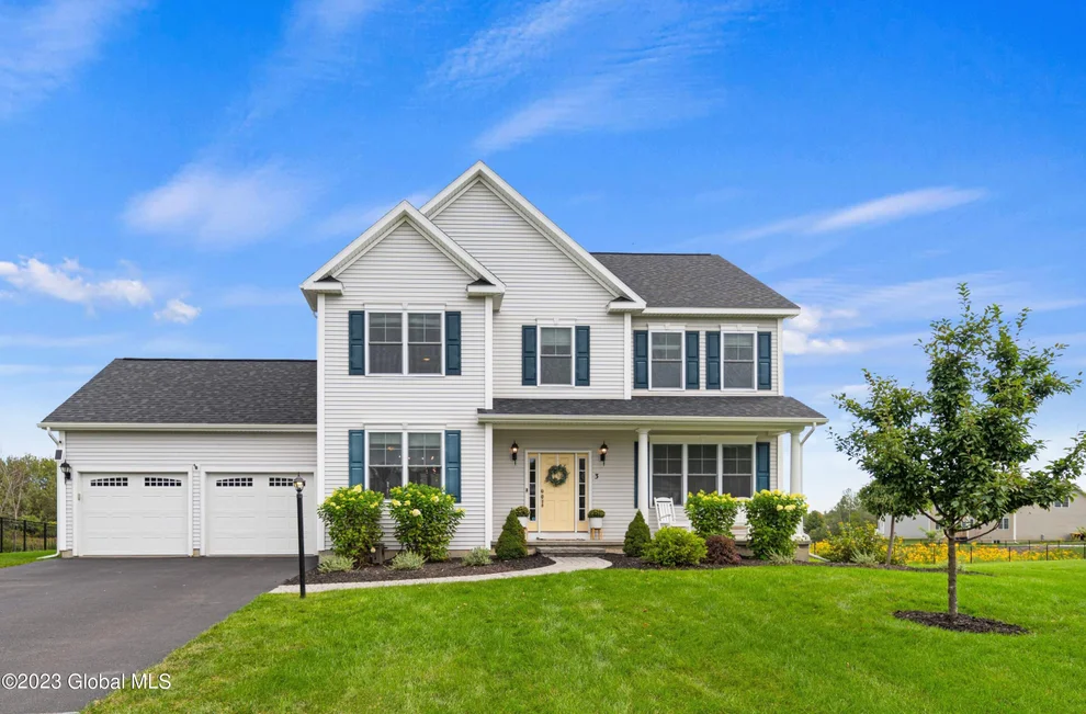 Unit for sale at 3 Whitbeck Court, Watervliet, NY 12189