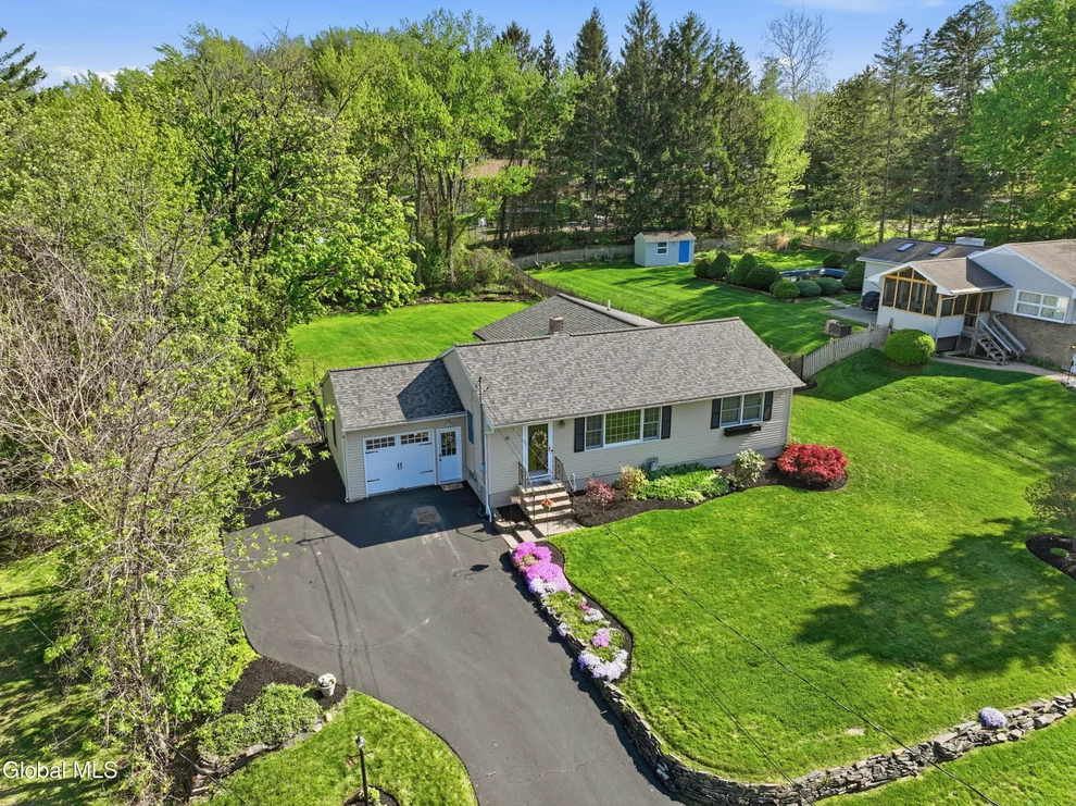 Unit for sale at 15 Homestead Drive, Colonie, NY 12110