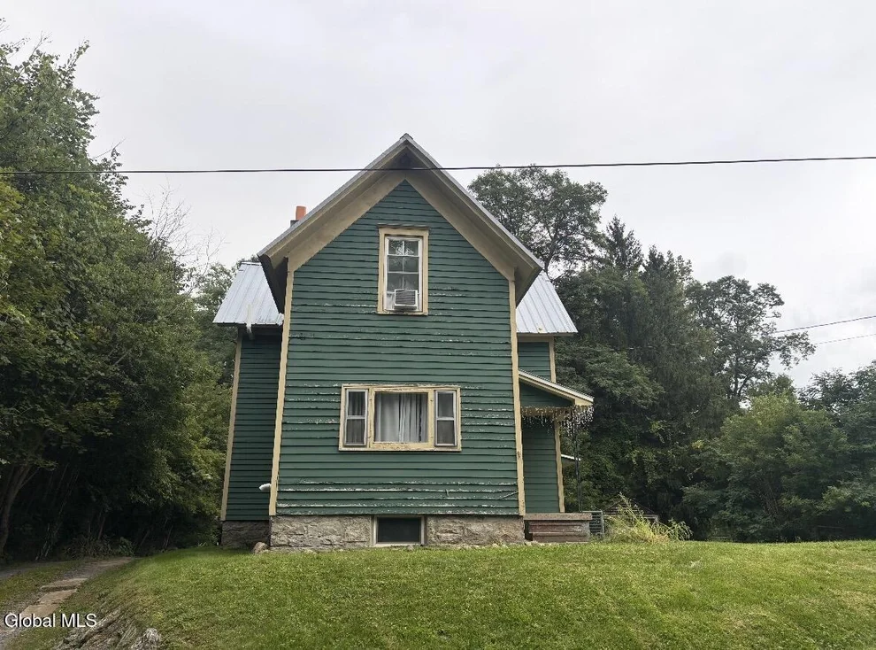 Unit for sale at 114 Stone Church Road, Amsterdam, NY 12177