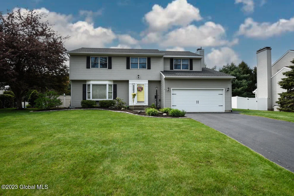 Unit for sale at 29 Mallard Road, Bethlehem, NY 12077