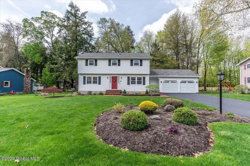 Unit for sale at 17 Sandstone Drive, Glenville, NY 12027