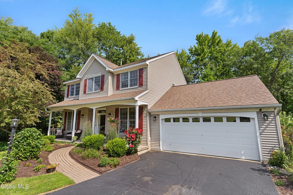Unit for sale at 7 Castle Pines, Clifton Park, NY 12065