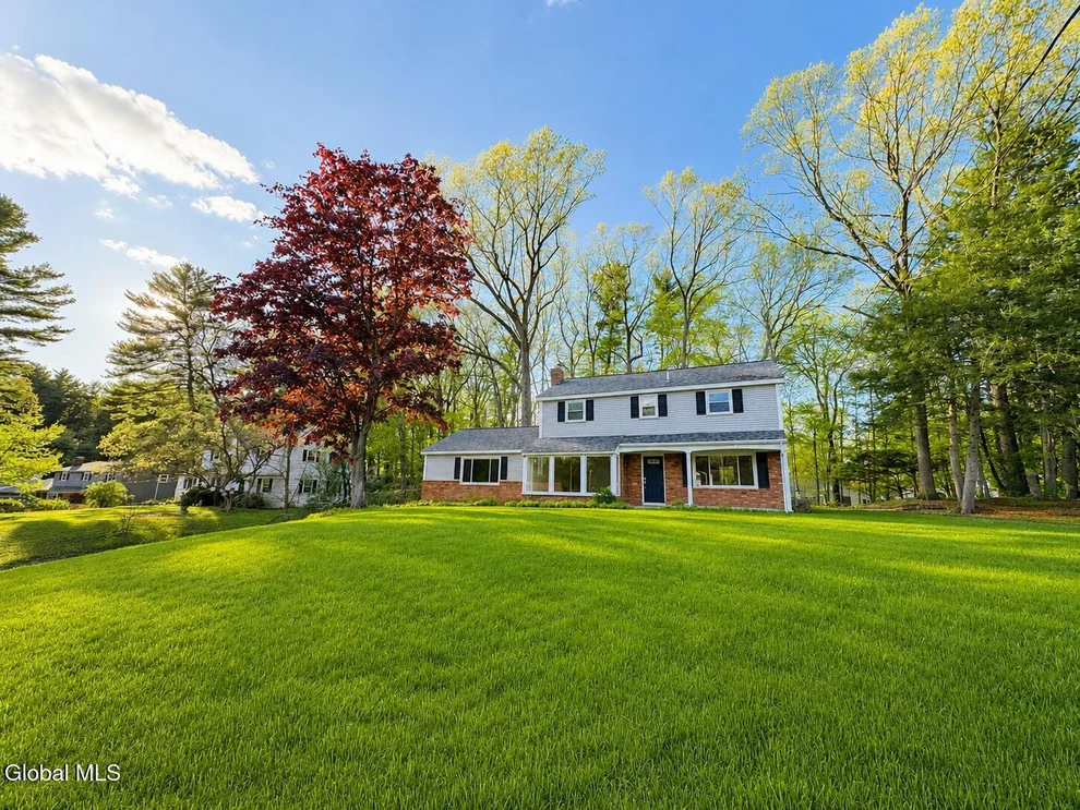 Unit for sale at 25 Shadow Wood Way, Clifton Park, NY 12019