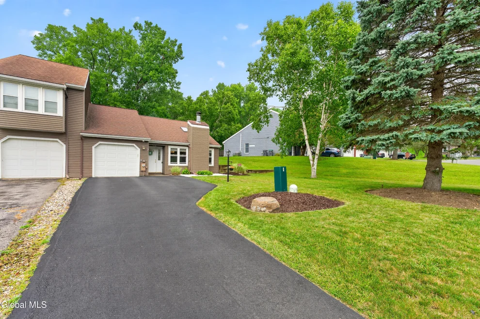 Unit for sale at 7 Westchester Court, Clifton Park, NY 12065