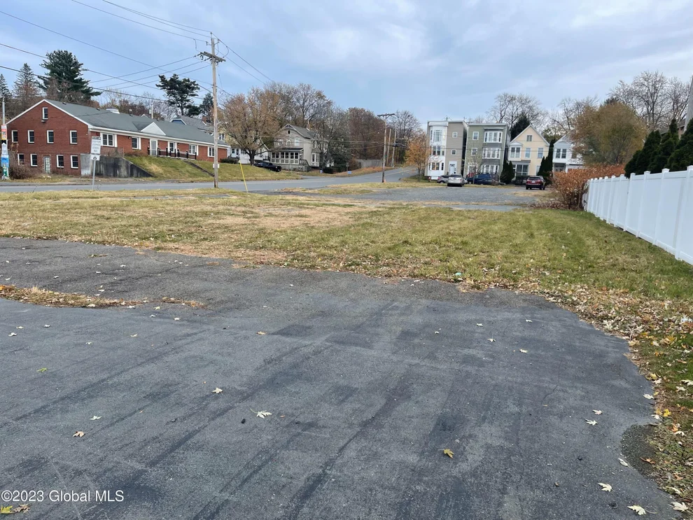 Unit for sale at 880 2nd Avenue, Troy, NY 12182