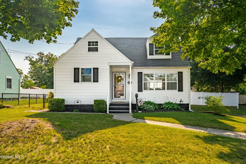 Unit for sale at 35 Vista Avenue, Colonie, NY 12110