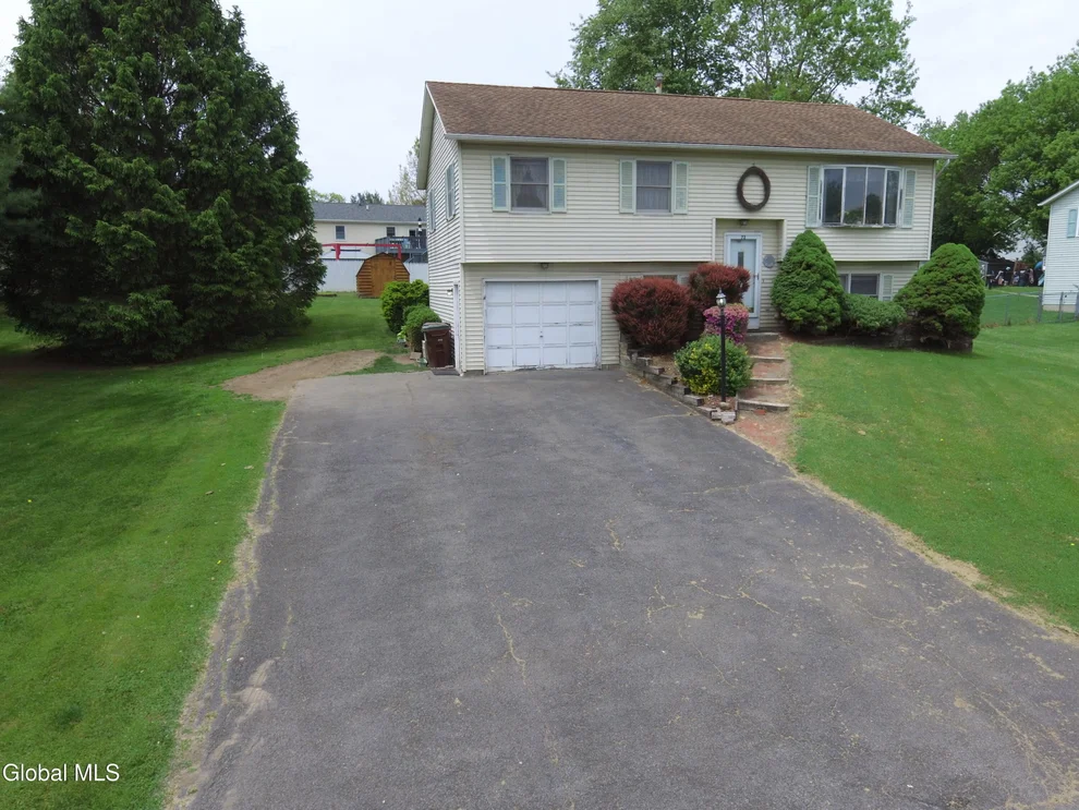 Unit for sale at 72 Magnolia Circle, Ravena, NY 12143