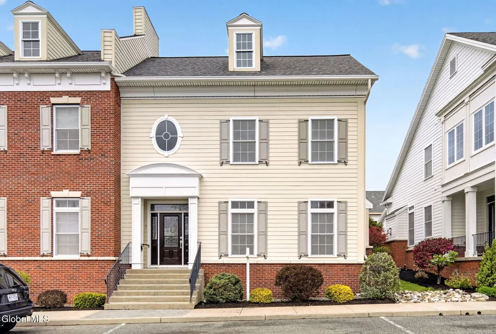 Unit for sale at 7 Sudbury Square, Colonie, NY 12110