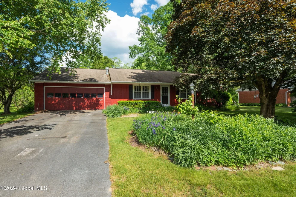 Unit for sale at 5 Salem Drive, Saratoga Springs, NY 12866