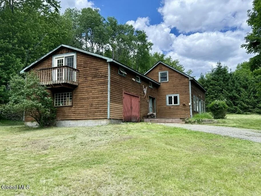 Unit for sale at 1037 Valentine Pond Road, Horicon, NY 12808