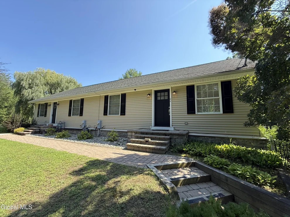 Unit for sale at 23 Dunsbach Road, Halfmoon, NY 12065