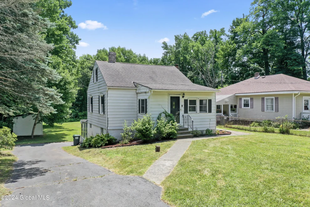 Unit for sale at 194 Speigletown Road, Schaghticoke, NY 12182