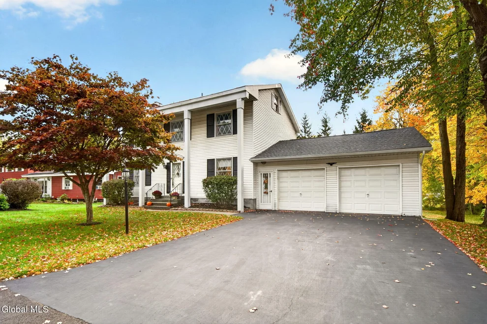 Unit for sale at 13 Farmingdale Road, Colonie, NY 12110
